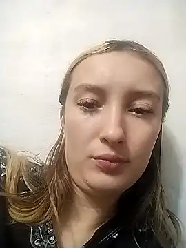 Olivia Kis online show from January 2026 05:05:01 PM