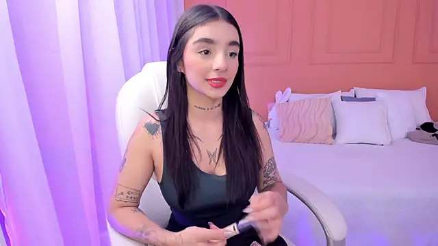 Snapshot of Abriil_cutee chatting on June 2026 02:45:01 PM Abriil cutee online show from June 2026 02:45:01 PM