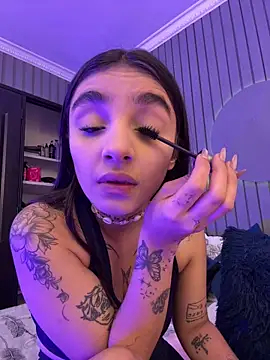 Snapshot of Abriil_cutee chatting on June 2026 04:55:01 PM Abriil cutee online show from June 2026 04:55:01 PM