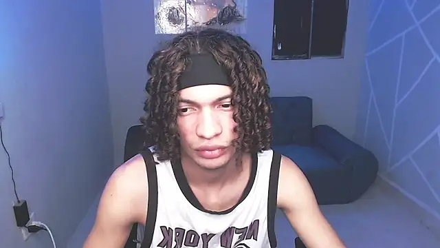 Snapshot of Axel_fox77 chatting on July 2026 01:19:02 AM Axel fox77 online show from July 2026 01:19:02 AM