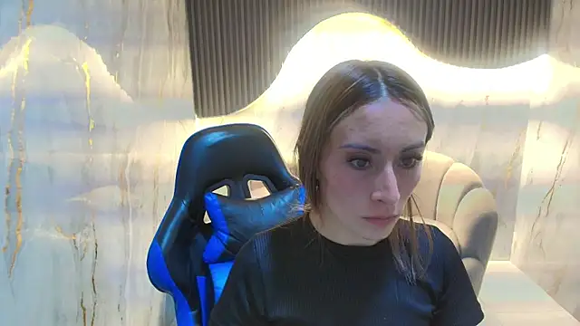 Snapshot of katalina_r_ chatting on February 2026 03:10:01 AM katalina r online show from February 2026 03:10:01 AM