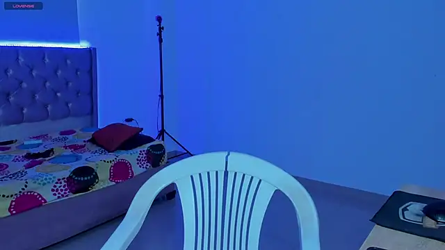 Snapshot of kitty_violet11 chatting on April 2026 09:45:02 PM kitty violet11 online show from April 2026 09:45:02 PM