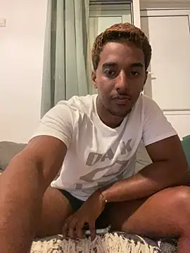 Snapshot of Axel_black10 chatting on February 2026 12:13:02 PM Axel black10 online show from February 2026 12:13:02 PM