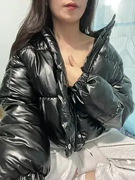 berry alma06 online show from January 2026 11:14:01 AM