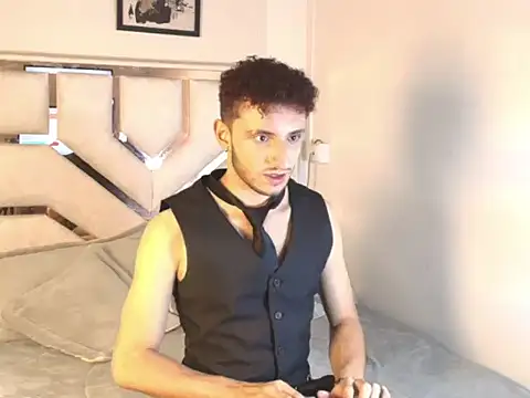 Curlystartt online show from January 2026 01:49:01 PM