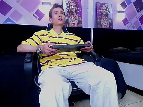 Iam Smith  online show from February 2026 02:49:02 AM