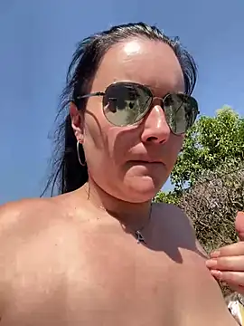 Snapshot of Alice_Dan chatting on June 2026 09:37:02 AM Alice Dan online show from June 2026 09:37:02 AM