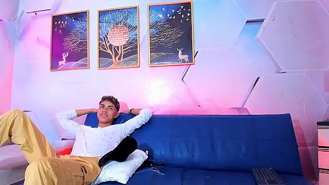 Roman cute online show from January 2026 02:43:02 PM