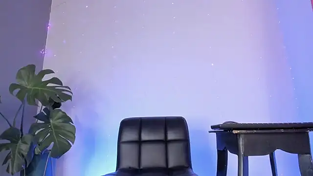 Snapshot of BellaDuval__ chatting on February 2026 04:36:02 PM BellaDuval online show from February 2026 04:36:02 PM