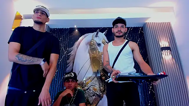 The Gods In Diamonds online show from March 2026 05:08:02 AM