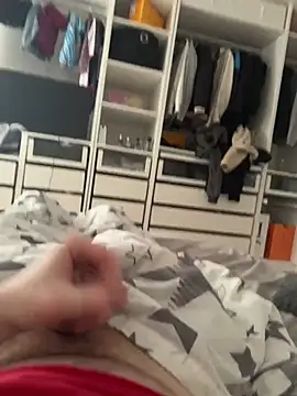 Snapshot of NotatingGrinder chatting on February 2026 01:01:02 PM NotatingGrinder online show from February 2026 01:01:02 PM