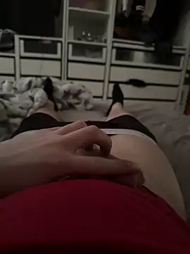 Snapshot of NotatingGrinder chatting on March 2026 10:01:01 AM NotatingGrinder online show from March 2026 10:01:01 AM