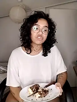 Snapshot of therealsun8 chatting on February 2026 05:45:01 AM therealsun8 online show from February 2026 05:45:01 AM