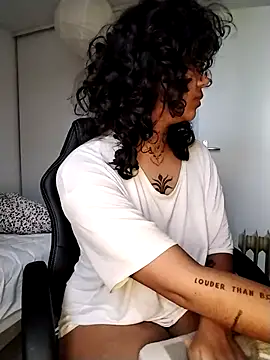 Snapshot of therealsun8 chatting on February 2026 07:47:01 AM therealsun8 online show from February 2026 07:47:01 AM