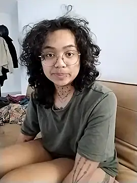 Snapshot of therealsun8 chatting on February 2026 08:13:01 AM therealsun8 online show from February 2026 08:13:01 AM