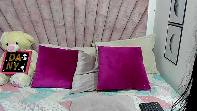 danibellucii  online show from February 2026 03:38:02 AM