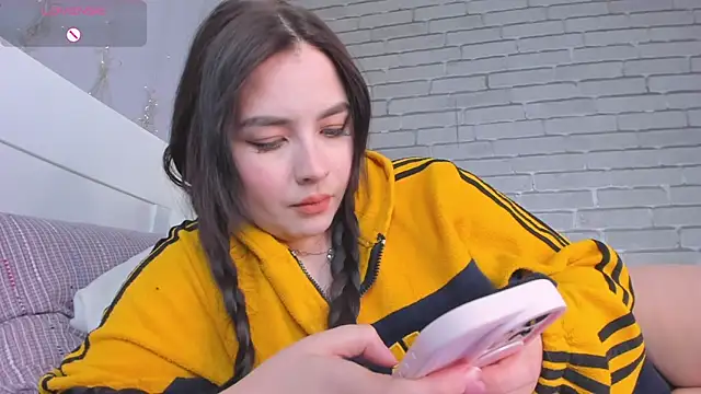 Nataly forsy online show from March 2026 01:15:02 PM