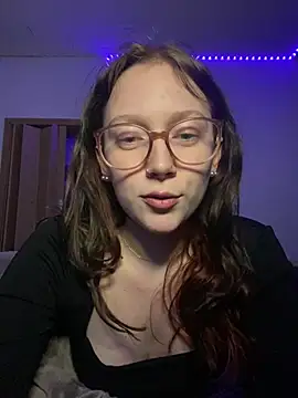 YoungLisaa18 online show from February 2026 07:42:02 PM