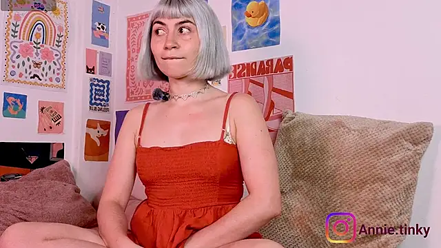 annieTinky0 online show from February 2026 11:33:02 PM