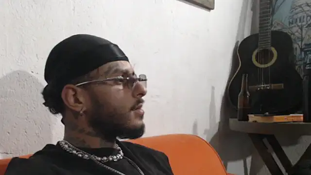 Snapshot of liyamjunior chatting on February 2026 05:58:02 AM liyamjunior online show from February 2026 05:58:02 AM