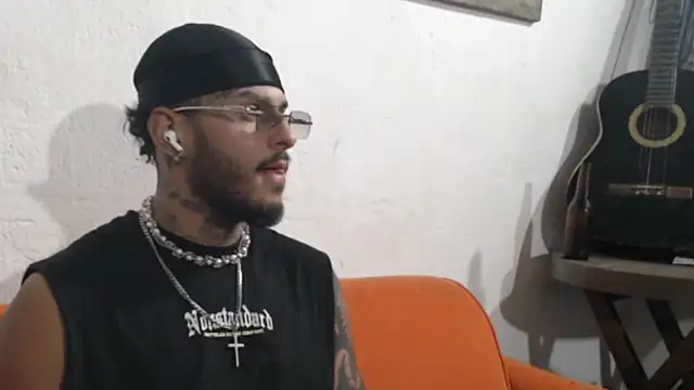 Snapshot of liyamjunior chatting on February 2026 05:03:01 AM liyamjunior online show from February 2026 05:03:01 AM