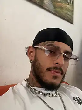 Snapshot of liyamjunior chatting on February 2026 05:02:01 PM liyamjunior online show from February 2026 05:02:01 PM