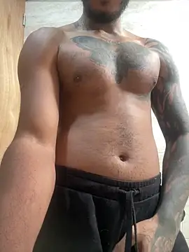 Snapshot of liyamjunior chatting on February 2026 05:22:02 PM liyamjunior online show from February 2026 05:22:02 PM