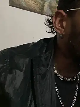 Snapshot of liyamjunior chatting on February 2026 05:39:02 AM liyamjunior online show from February 2026 05:39:02 AM