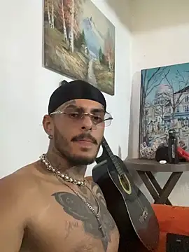 Snapshot of liyamjunior chatting on February 2026 05:57:02 PM liyamjunior online show from February 2026 05:57:02 PM