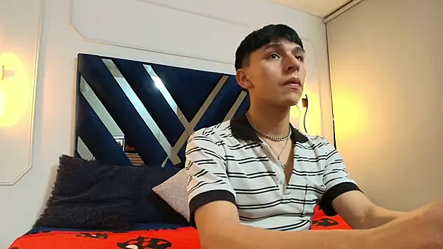 Alexander Collinss online show from February 2026 03:33:02 AM