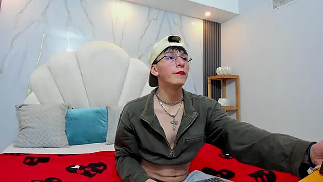 Alexander Collinss online show from February 2026 03:02:01 AM