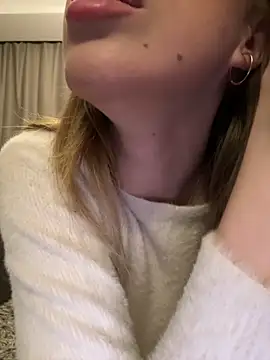 alexa-white online show from February 2026 02:32:01 AM