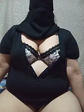 Jamilabarbier1 online show from July 2026 06:12:01 PM