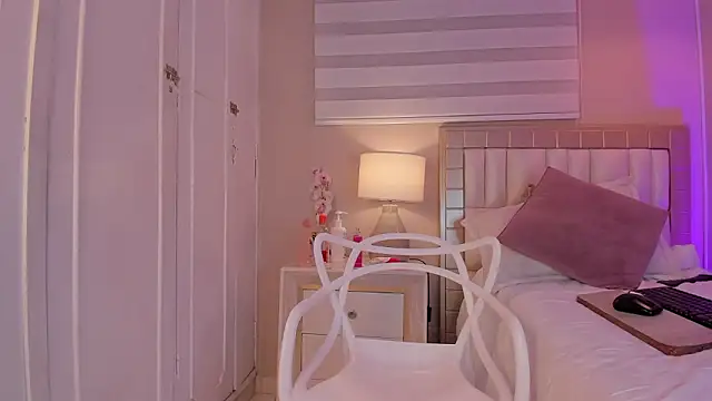 isabela  x online show from February 2026 11:44:01 PM