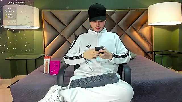 Salvattore Muller online show from February 2026 05:30:01 AM