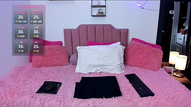 Nina curves online show from February 2026 08:34:01 PM