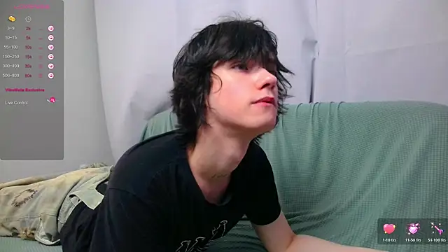 Snapshot of LeonBoykisser chatting on March 2026 12:57:02 PM LeonBoykisser online show from March 2026 12:57:02 PM