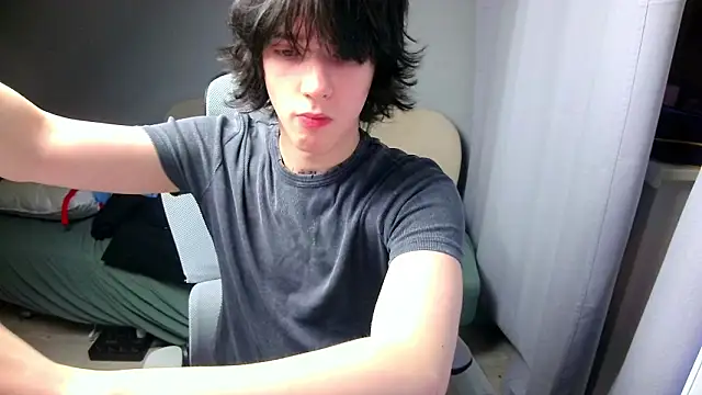 Snapshot of LeonBoykisser chatting on March 2026 10:36:01 PM LeonBoykisser online show from March 2026 10:36:01 PM