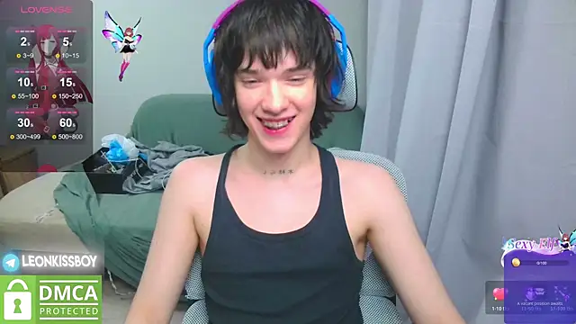 Snapshot of LeonBoykisser chatting on April 2026 06:01:02 PM LeonBoykisser online show from April 2026 06:01:02 PM