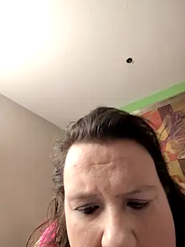 Snapshot of luvbug28 chatting on March 2026 03:10:01 AM luvbug28 online show from March 2026 03:10:01 AM