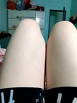 lylinhjim online show from January 2026 01:37:02 PM