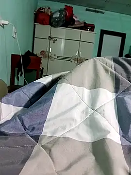 lylinhjim online show from February 2026 04:49:01 PM