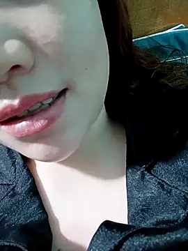 lylinhjim online show from February 2026 03:26:02 PM