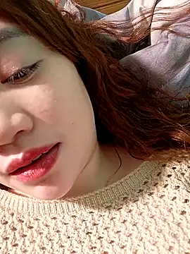 lylinhjim online show from February 2026 11:00:02 AM