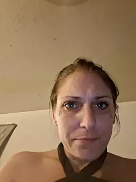 Snapshot of LadySn0w26 chatting on April 2026 01:53:01 AM LadySn0w26 online show from April 2026 01:53:01 AM