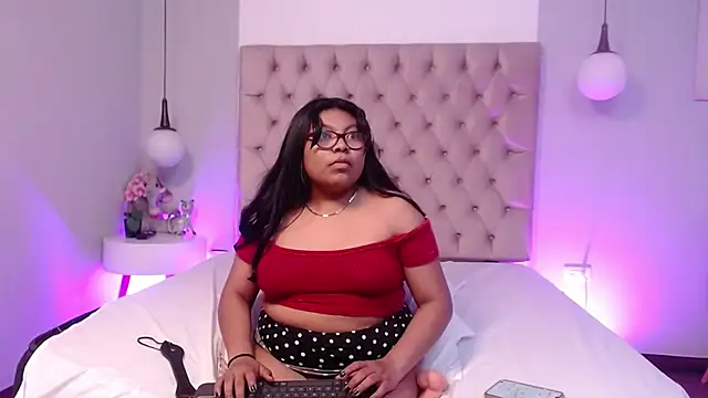 Kiri Black  online show from February 2026 06:40:02 AM