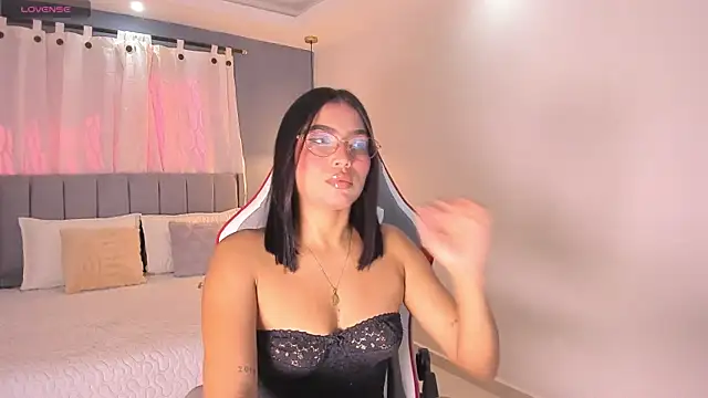 valentina Noa online show from June 2026 12:40:02 PM
