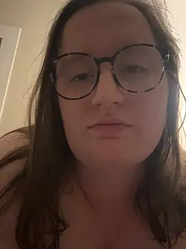 Snapshot of lucycomestrue chatting on January 2026 06:39:02 AM lucycomestrue online show from January 2026 06:39:02 AM