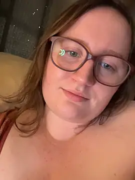 Snapshot of lucycomestrue chatting on June 2026 11:35:01 PM lucycomestrue online show from June 2026 11:35:01 PM