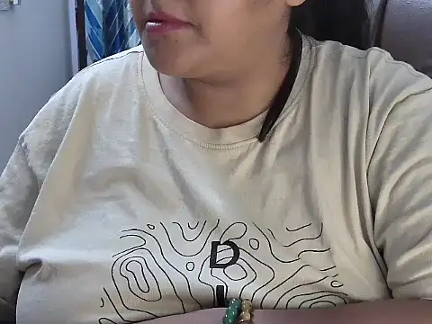 Snapshot of GaggingGirl_ chatting on June 2026 06:49:01 PM GaggingGirl online show from June 2026 06:49:01 PM